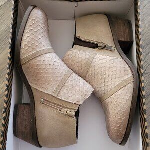 Charles by Charles David Size 6
